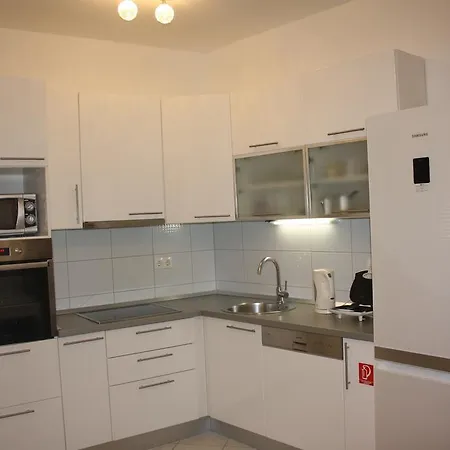 Promenade Apartment Split Room photo